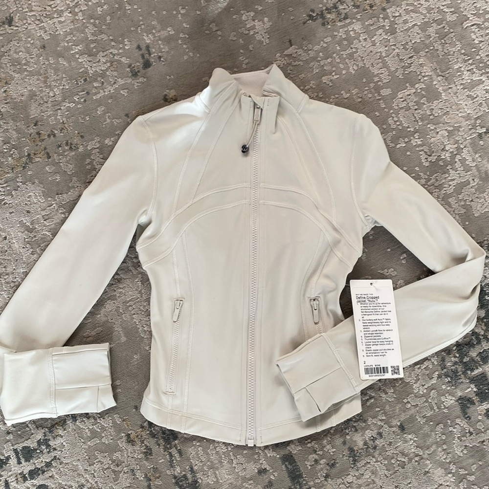 Lululemon define cropped jacket size 2 NWT